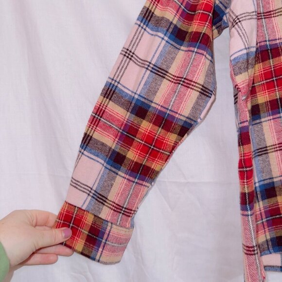 Old Navy NWT Red Plaid Long Sleeve Button Front Boyfriend Shirt size medium - Picture 2 of 7